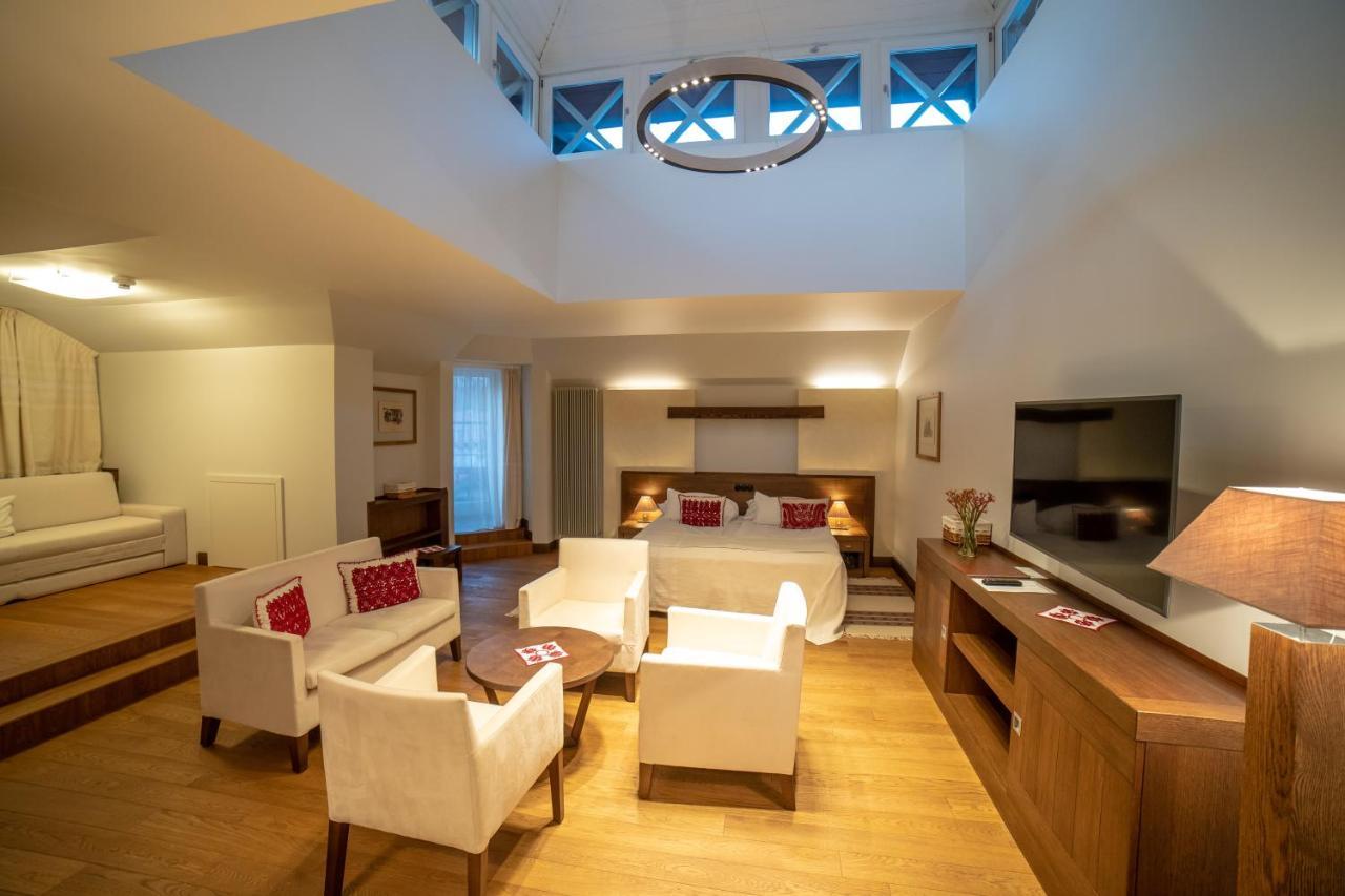Hotel Pacsirta Sovata Exteriör bild